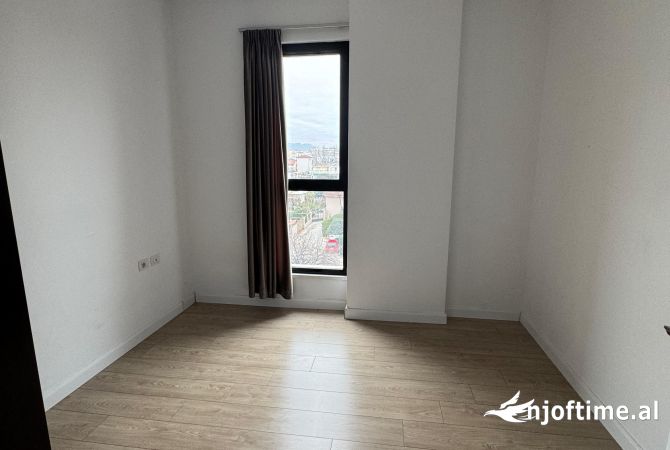 Shtepi me qera Apartament ne Tirane, 3+1, Mobilimi E mobiluar, Pagesa 600  Euro.