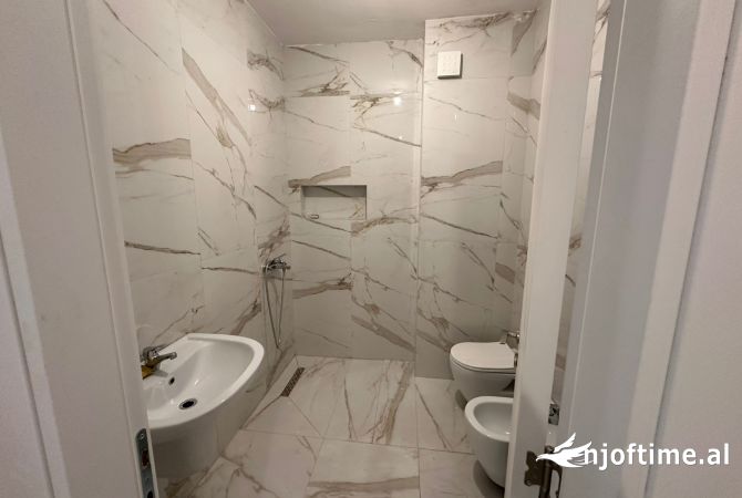 Qera ambient per Zyre 2+1+2📍Myslym Shyri Cmimi:700 Euro