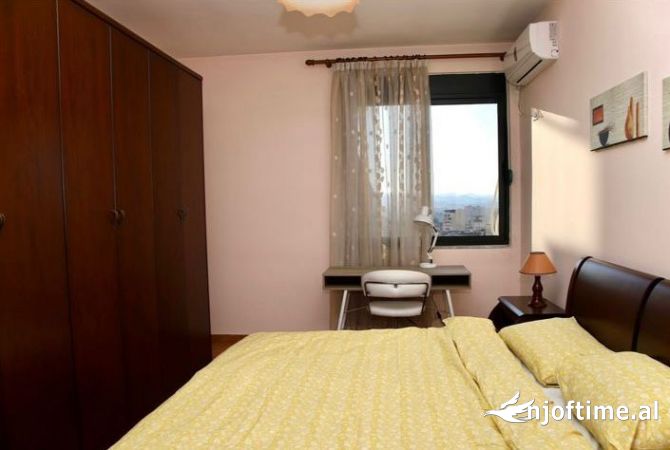 Shtepi me qera Apartament ne Tirane, 2+1, Mobilimi E mobiluar, Pagesa 800  Euro.
