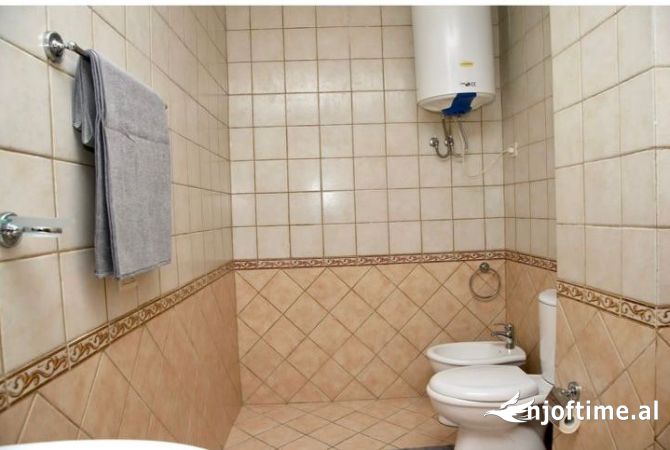 Shtepi me qera 2+1 ne Tirane - 800 Euro