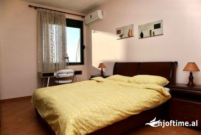 Shtepi me qera Apartament ne Tirane, 2+1, Mobilimi E mobiluar, Pagesa 800  Euro.