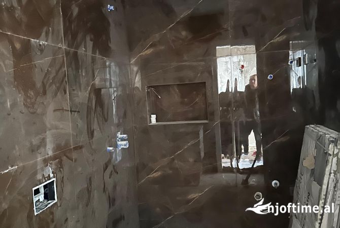 Shtepi me qera Apartament ne Tirane, 2+1, Mobilimi Pjeserisht e mobiluar, Pagesa 1,400  Euro.