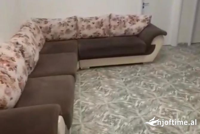 Shtepi me qera Apartament ne Tirane, 2+1, Mobilimi E mobiluar, Pagesa 55,000  Leke.