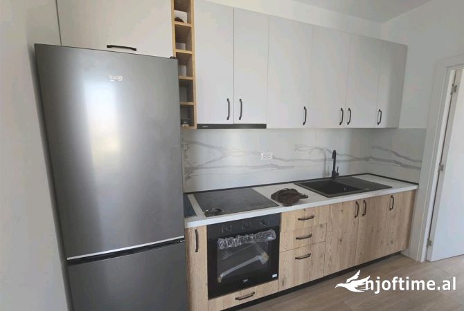Shtepi ne shitje Apartament ne Tirane, 1+1, Mobilimi E mobiluar, Pagesa 185,440  Euro.