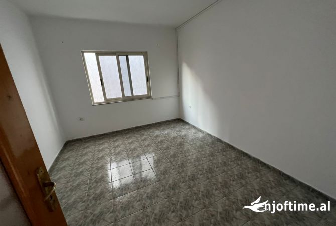 Shtepi me qera 3+1 ne Tirane - 1,000 Euro