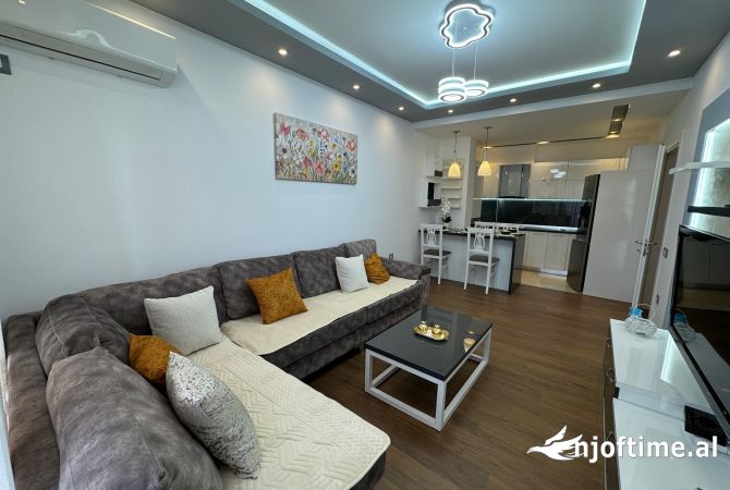 Shtepi me qera Apartament ne Tirane, 2+1, Mobilimi E mobiluar, Pagesa 50,000  Leke.