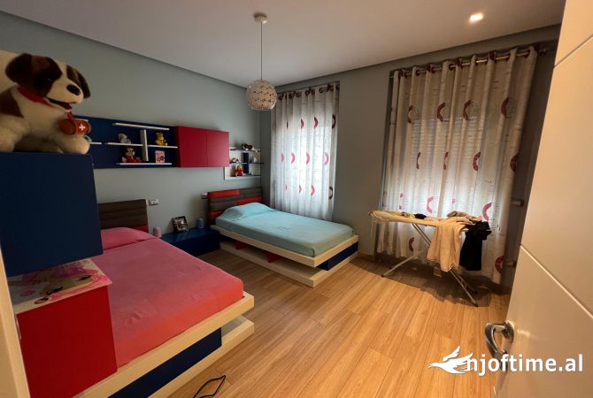 Shtepi me qera Apartament ne Tirane, 2+1, Mobilimi E mobiluar, Pagesa 1,200  Euro.