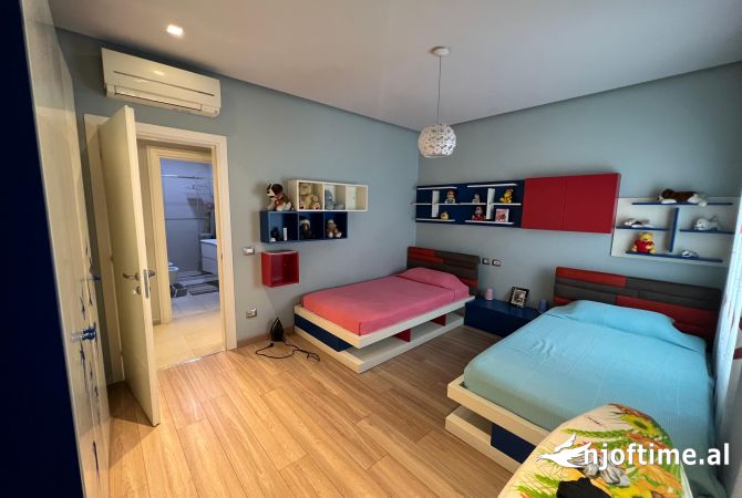 Shtepi me qera Apartament ne Tirane, 2+1, Mobilimi E mobiluar, Pagesa 1,200  Euro.