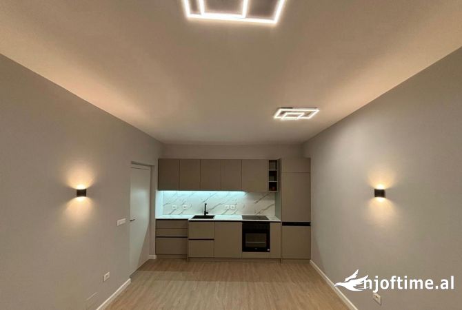 Shtepi me qera Apartament ne Tirane, 2+1, Mobilimi Pjeserisht e mobiluar, Pagesa 650  Euro.