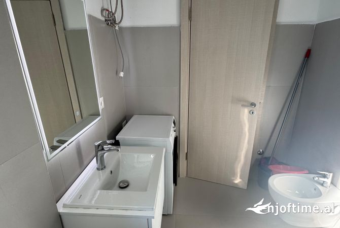 Shtepi me qera 2+1 ne Tirane - 60,000 Leke