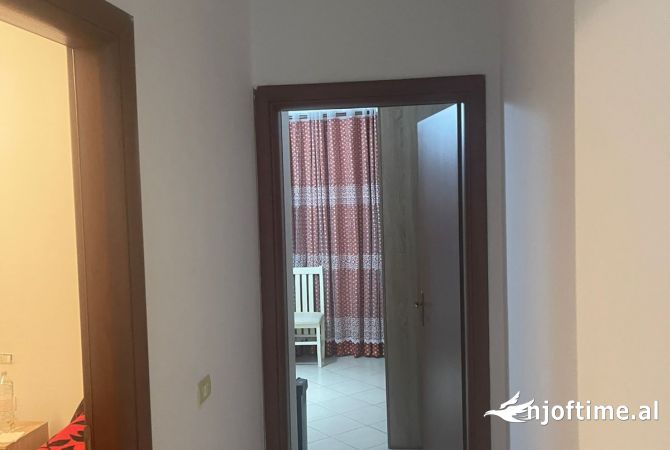 Shtepi me qera Apartament ne Tirane, 2+1, Mobilimi E mobiluar, Pagesa 50,000  Leke.