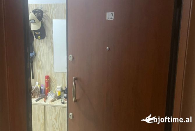 Shtepi me qera Apartament ne Tirane, 2+1, Mobilimi E mobiluar, Pagesa 50,000  Leke.