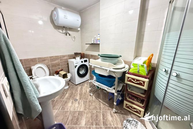 Shtepi ne shitje Apartament ne Tirane, 2+1, Mobilimi Pjeserisht e mobiluar, Pagesa 144,000  Euro.