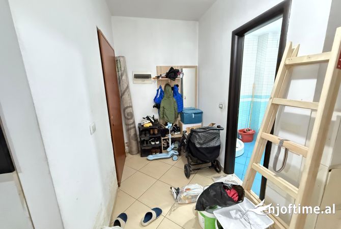 Shtepi ne shitje Apartament ne Tirane, 2+1, Mobilimi Pjeserisht e mobiluar, Pagesa 144,000  Euro.