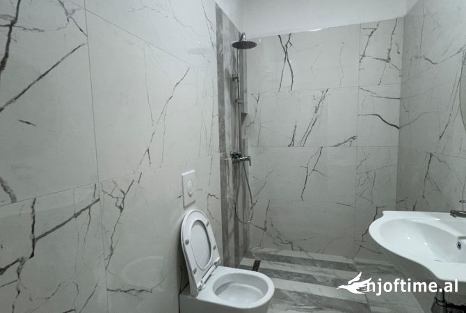 Shtepi me qera Apartament ne Tirane, 1+1, Mobilimi E mobiluar, Pagesa 45,000  Leke.