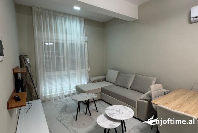 Shtepi me qera Apartament ne Tirane, 1+1, Mobilimi E mobiluar, Pagesa 45,000  Leke.