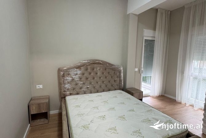 Shtepi me qera Apartament ne Tirane, 1+1, Mobilimi E mobiluar, Pagesa 45,000  Leke.