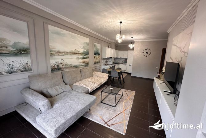 Shtepi ne shitje Apartament ne Tirane, 2+1, Mobilimi E mobiluar, Pagesa 275,750  Euro.