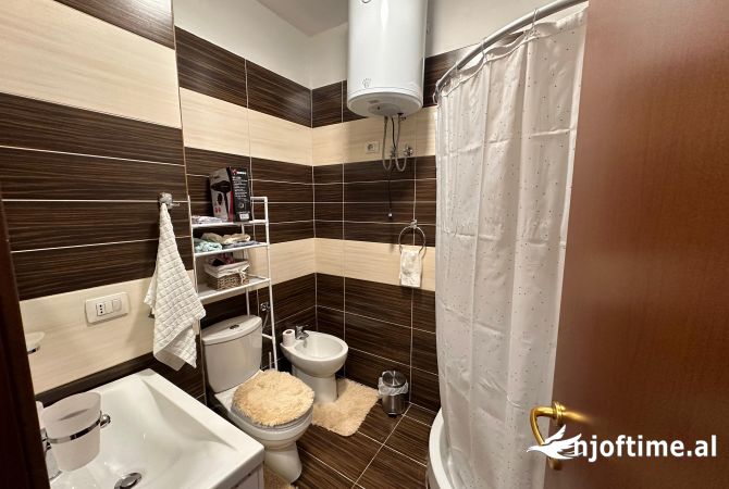 Shtepi ne shitje Apartament ne Tirane, 2+1, Mobilimi E mobiluar, Pagesa 275,750  Euro.