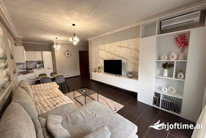 Shtepi ne shitje Apartament ne Tirane, 2+1, Mobilimi E mobiluar, Pagesa 275,750  Euro.