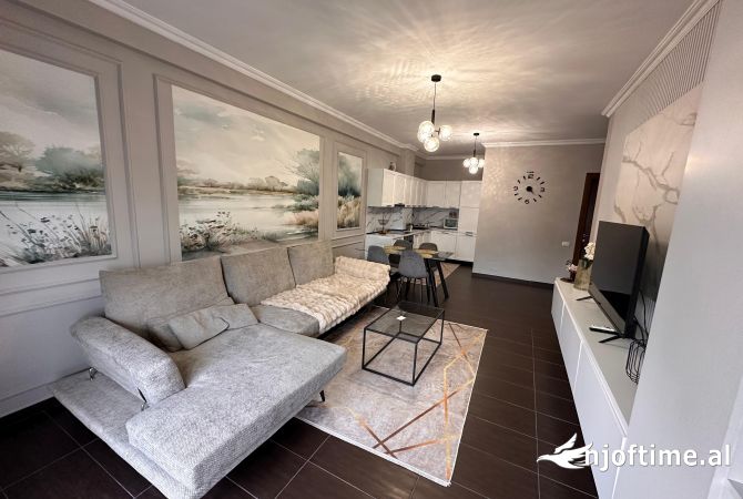 Shtepi ne shitje Apartament ne Tirane, 2+1, Mobilimi E mobiluar, Pagesa 275,750  Euro.