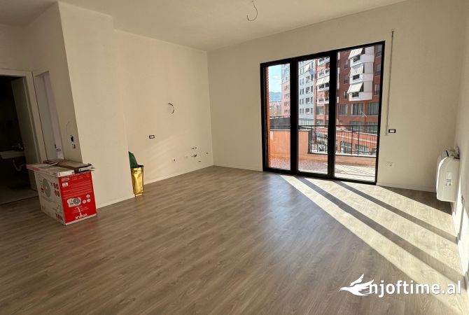 Qera ambient per Zyre📍Rruga e Kavajes  Cmimi:600 Euro