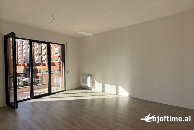 Ambient biznesi me qera 3+1 ne Tirane - 600 Euro