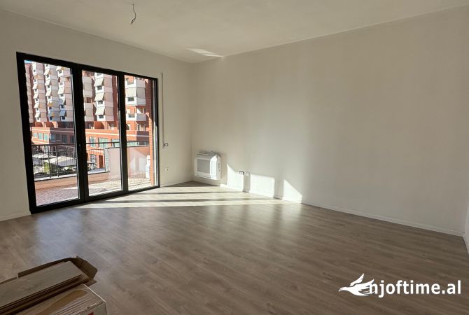 Qera ambient per Zyre📍Rruga e Kavajes  Cmimi:600 Euro