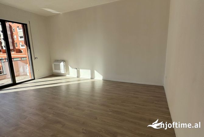 Qera ambient per Zyre📍Rruga e Kavajes  Cmimi:600 Euro