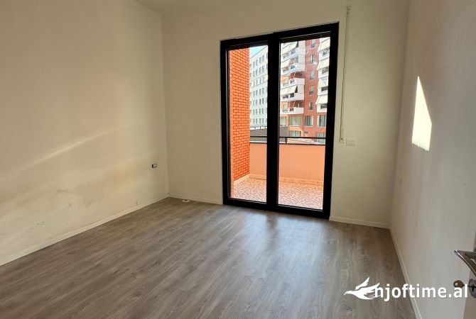 Qera ambient per Zyre📍Rruga e Kavajes  Cmimi:600 Euro