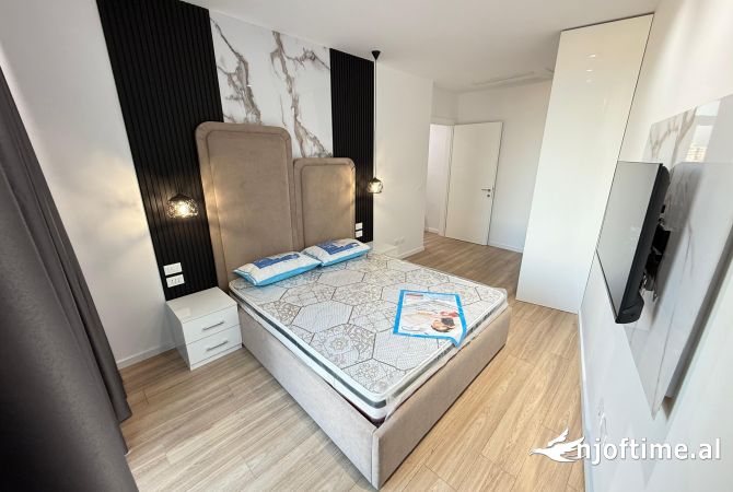 Shtepi me qera 2+1 ne Tirane - 1,300 Euro
