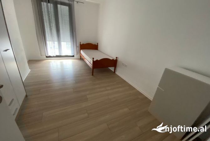 Shtepi me qera 2+1 ne Tirane - 650 Euro