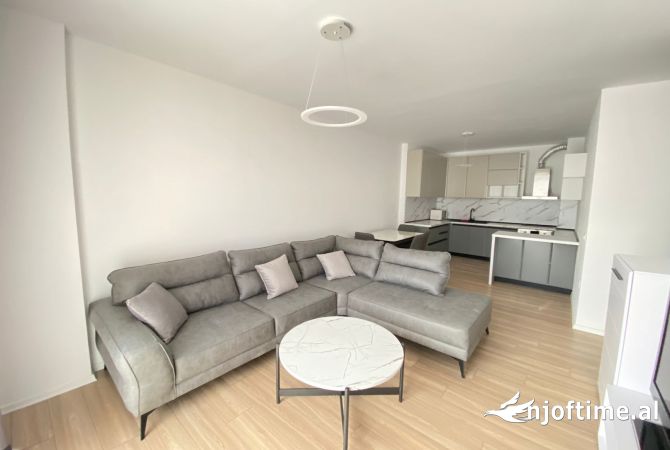 Shtepi me qera Apartament ne Tirane, 2+1, Mobilimi E mobiluar, Pagesa 650  Euro.