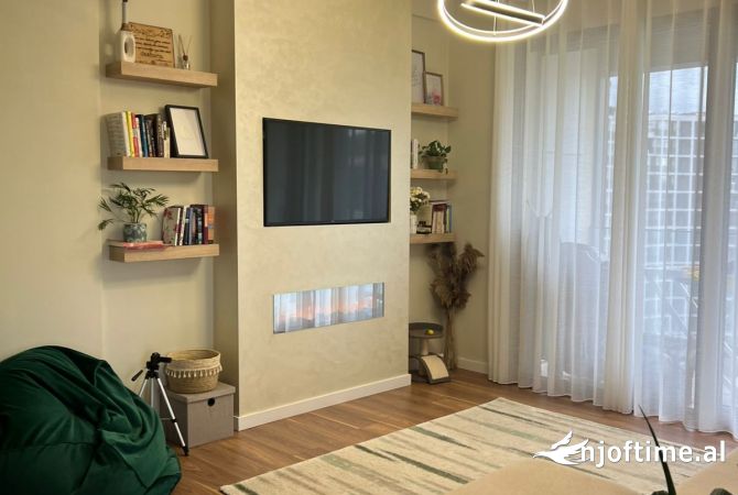 Shtepi me qera Apartament ne Tirane, 2+1, Mobilimi E mobiluar, Pagesa 1,300  Euro.