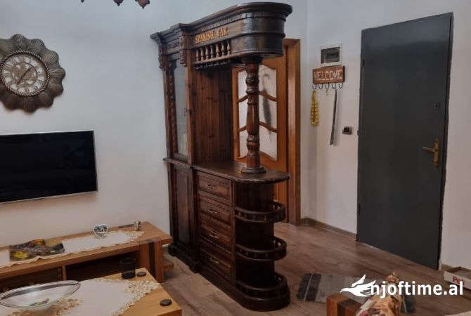 Shtepi me qera Apartament ne Tirane, 1+1, Mobilimi E mobiluar, Pagesa 380  Euro.