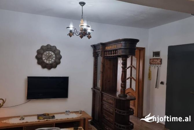 Shtepi me qera Apartament ne Tirane, 1+1, Mobilimi E mobiluar, Pagesa 380  Euro.