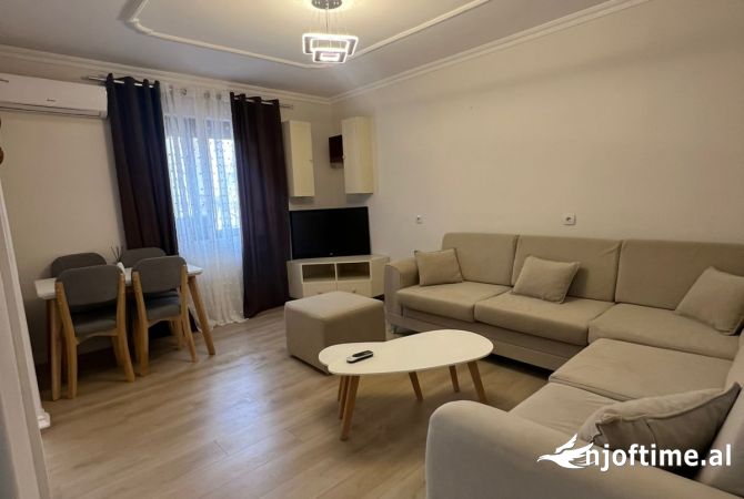 Shtepi ne shitje Apartament ne Tirane, 1+1, Mobilimi E mobiluar, Pagesa 90,000  Euro.