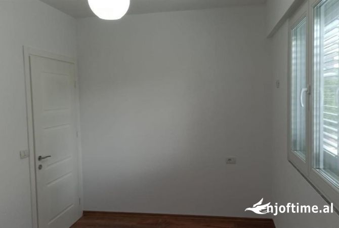 Shtepi me qera 1+1 ne Tirane - 365 Euro