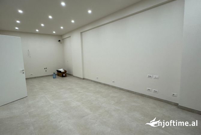 Shtepi me qera 2+1 ne Tirane - 80,000 Leke