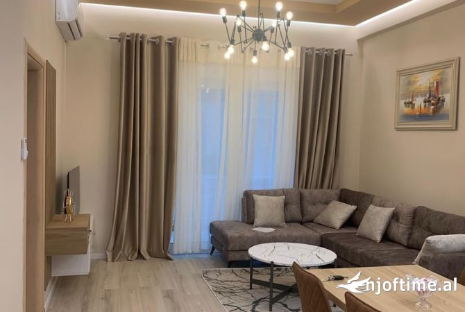 Shtepi me qera Apartament ne Tirane, 1+1, Mobilimi E mobiluar, Pagesa 500  Euro.