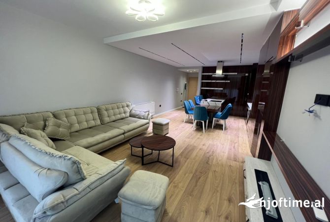 Shtepi me qera Apartament ne Tirane, 2+1, Mobilimi E mobiluar, Pagesa 900  Euro.