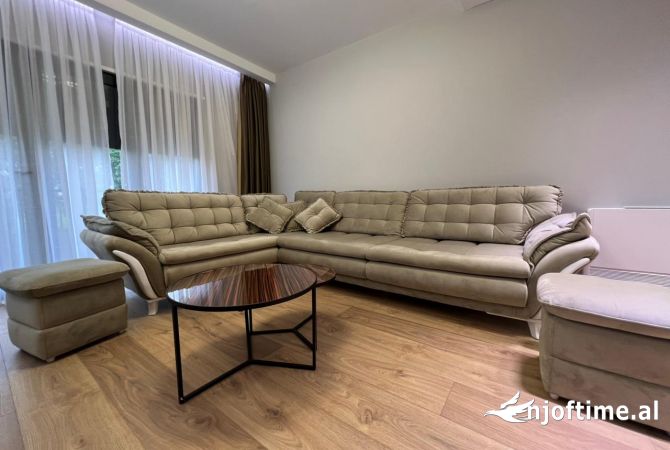 Shtepi me qera Apartament ne Tirane, 2+1, Mobilimi E mobiluar, Pagesa 900  Euro.