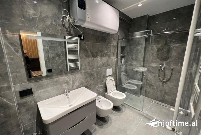 Shtepi me qera Apartament ne Tirane, 2+1, Mobilimi E mobiluar, Pagesa 900  Euro.