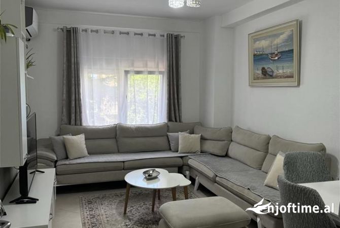 Shtepi me qera Apartament ne Tirane, 1+1, Mobilimi E mobiluar, Pagesa 600  Euro.