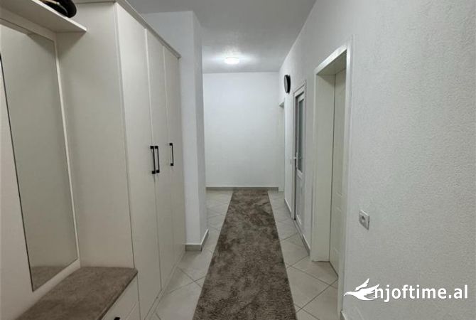 Shtepi me qera Apartament ne Tirane, 1+1, Mobilimi E mobiluar, Pagesa 600  Euro.