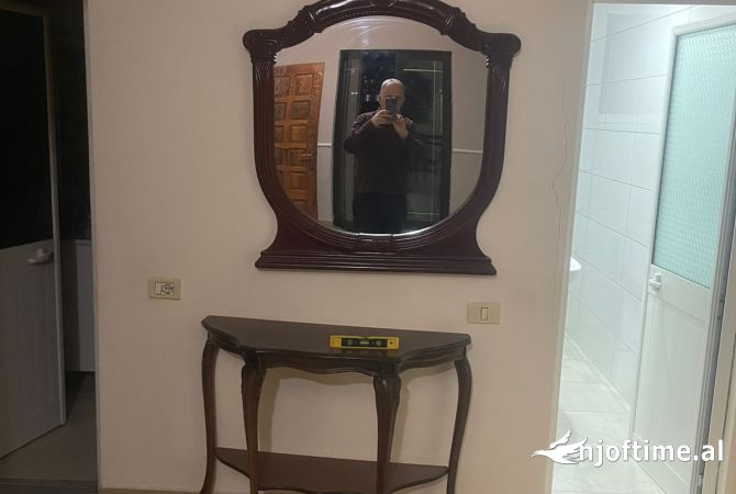 Shtepi me qera Shtepi Private ne Tirane, 2+1, Mobilimi E mobiluar, Pagesa 40,000  Leke.