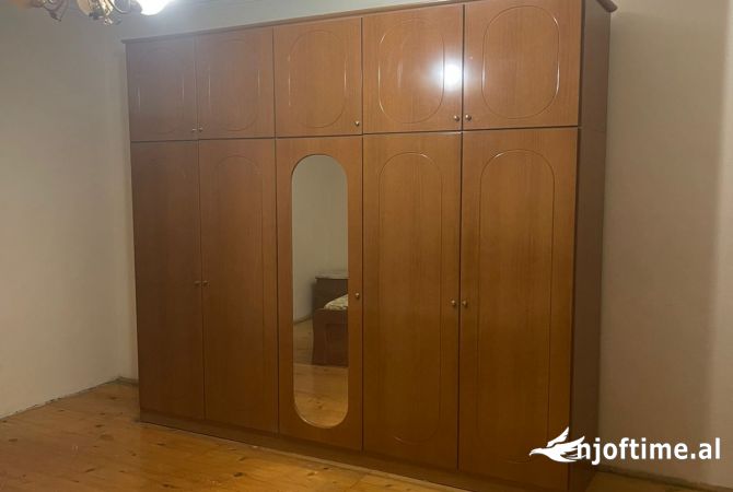 Shtepi me qera 2+1 ne Tirane - 40,000 Leke