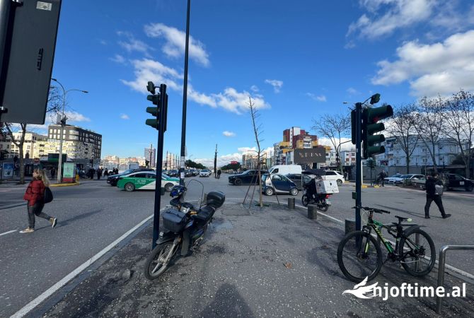 Ambient biznesi me qera 3+1 ne Tirane - 30,000 Leke