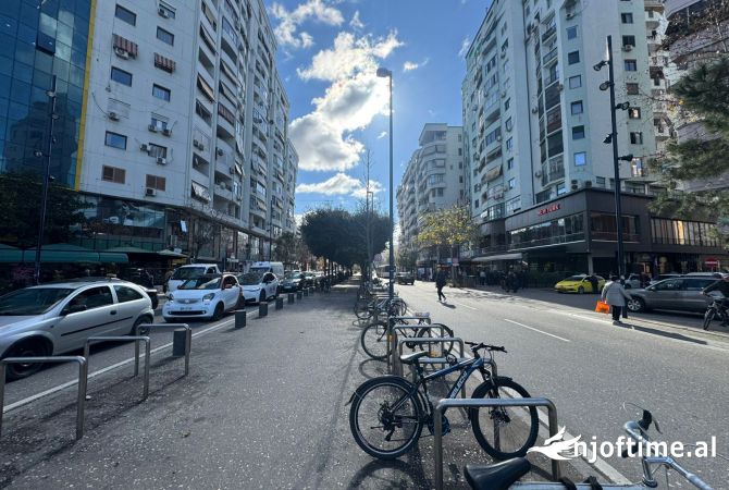 Ambient biznesi me qera 3+1 ne Tirane - 30,000 Leke