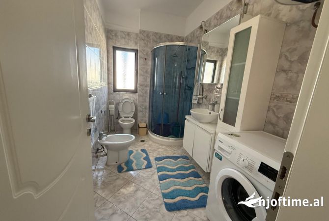 Shtepi me qera Apartament ne Tirane, 2+1, Mobilimi E mobiluar, Pagesa 650  Euro.